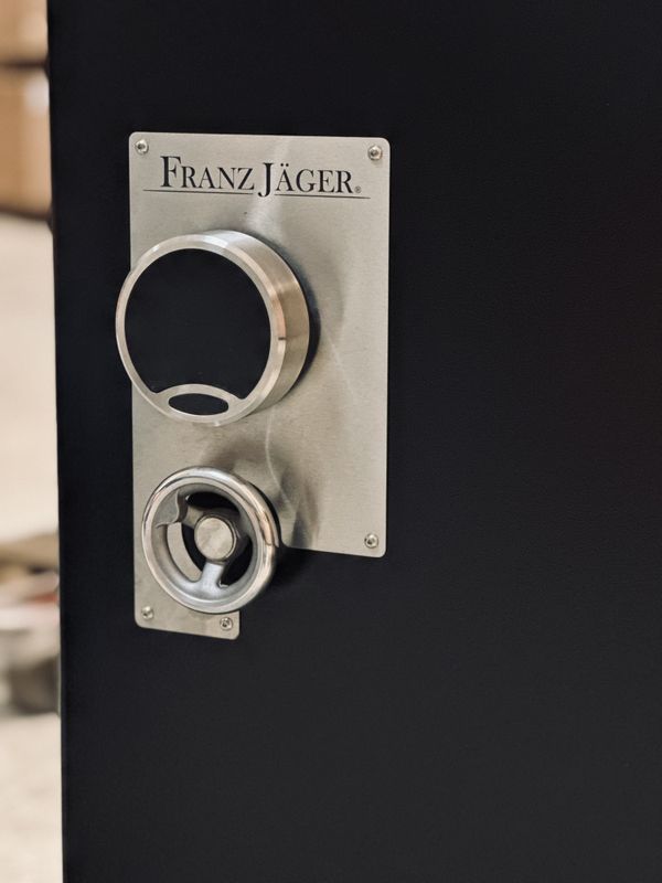 Franz Jäger Våpenskap 12/24 Stealth Excl 2026