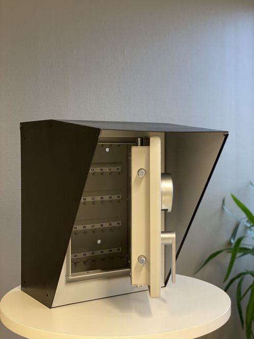 Hovedbilde Franz Jäger FG Wing Nøkkelskap 50 kroker Dig