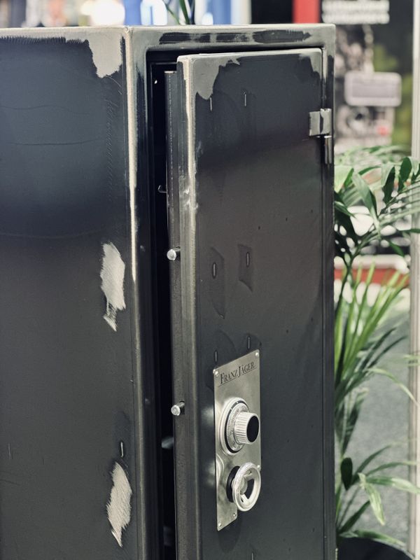 Franz Jäger Våpenskap 8/16 Mec Excl Raw 2026